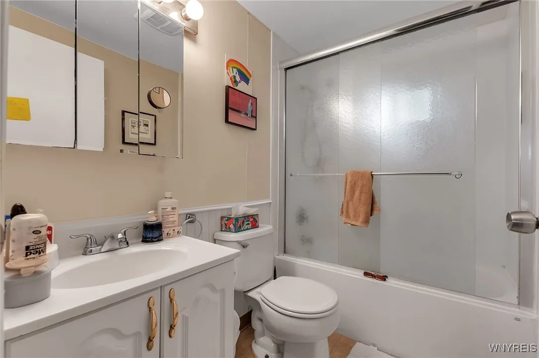 Right Unit Bathroom