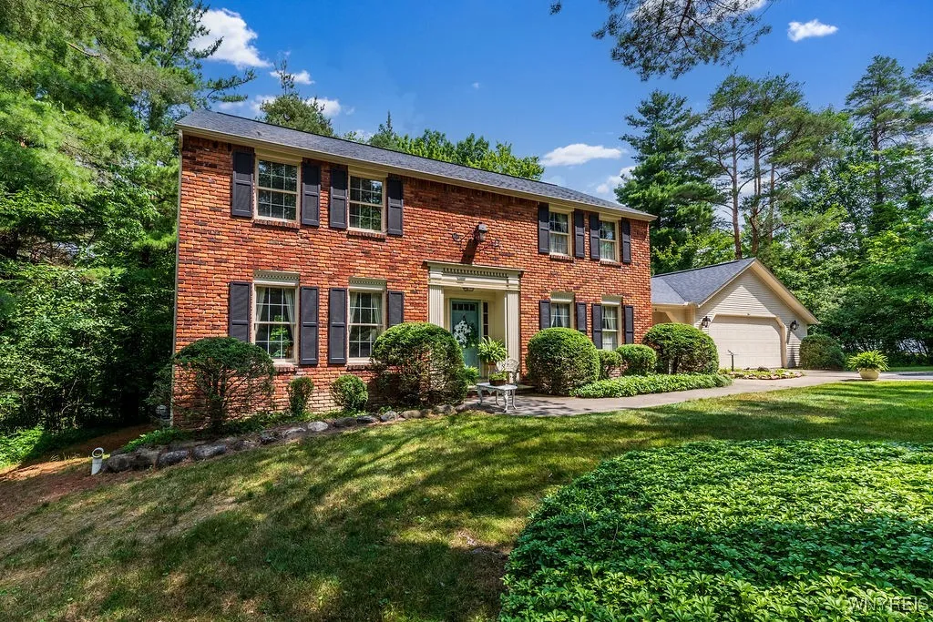 4 Tanglewood Drive East, Orchard Park, New York 14, Orchard Park, New York 14127, 4 Bedrooms Bedrooms, 8 Rooms Rooms,2 BathroomsBathrooms,Residential,For Sale,4 Tanglewood Drive East, Orchard Park, New York 14,B1621565