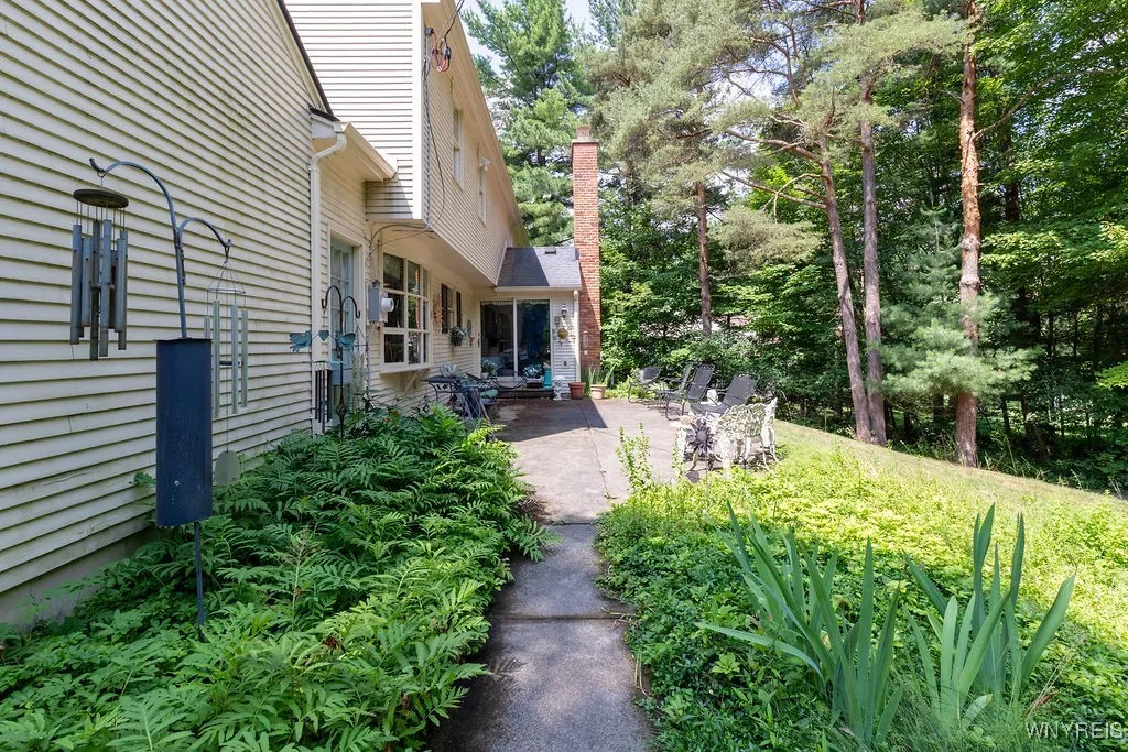 4 Tanglewood Drive East, Orchard Park, New York 14, Orchard Park, New York 14127, 4 Bedrooms Bedrooms, 8 Rooms Rooms,2 BathroomsBathrooms,Residential,For Sale,4 Tanglewood Drive East, Orchard Park, New York 14,B1621565