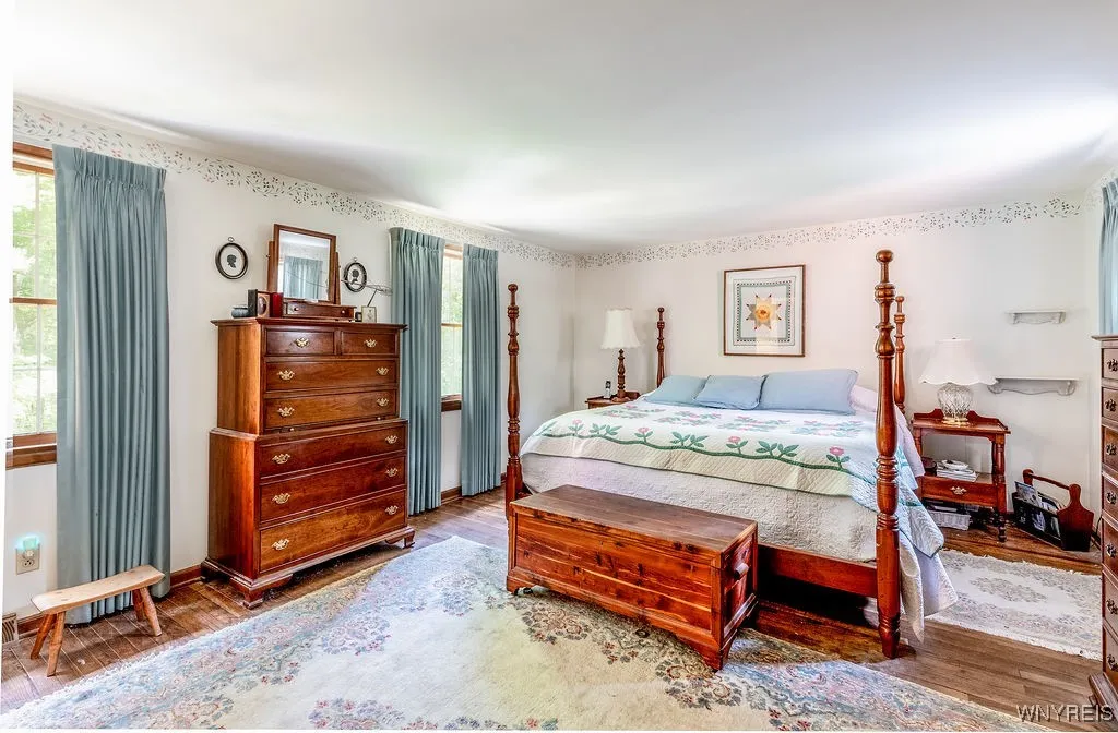 4 Tanglewood Drive East, Orchard Park, New York 14, Orchard Park, New York 14127, 4 Bedrooms Bedrooms, 8 Rooms Rooms,2 BathroomsBathrooms,Residential,For Sale,4 Tanglewood Drive East, Orchard Park, New York 14,B1621565