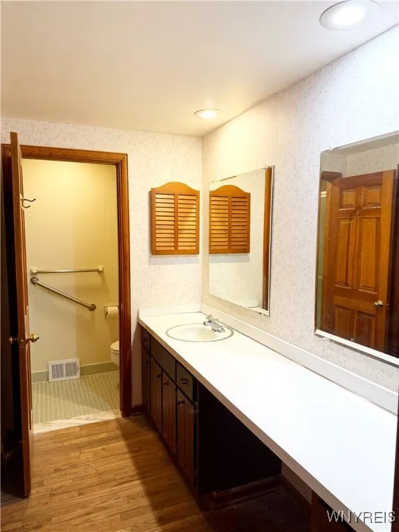 4 Tanglewood Drive East, Orchard Park, New York 14, Orchard Park, New York 14127, 4 Bedrooms Bedrooms, 8 Rooms Rooms,2 BathroomsBathrooms,Residential,For Sale,4 Tanglewood Drive East, Orchard Park, New York 14,B1621565