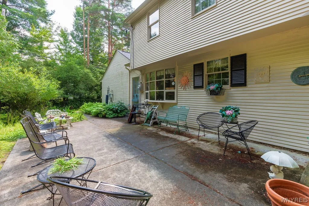 4 Tanglewood Drive East, Orchard Park, New York 14, Orchard Park, New York 14127, 4 Bedrooms Bedrooms, 8 Rooms Rooms,2 BathroomsBathrooms,Residential,For Sale,4 Tanglewood Drive East, Orchard Park, New York 14,B1621565