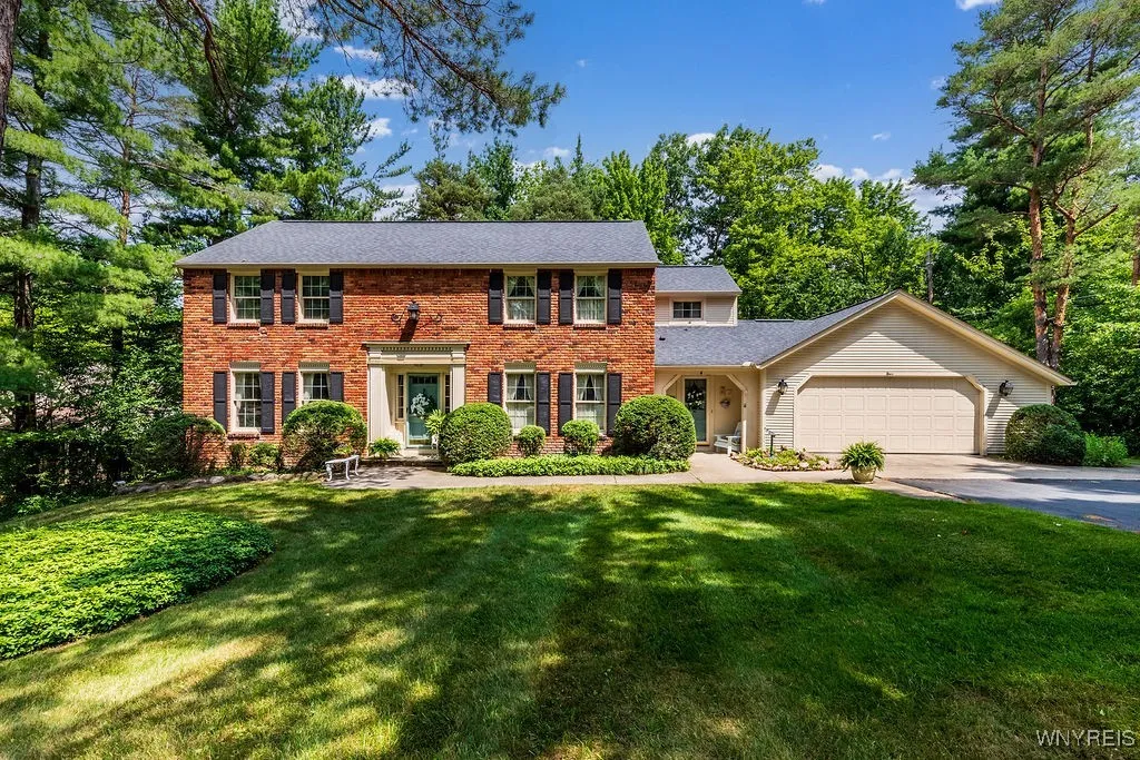 4 Tanglewood Drive East, Orchard Park, New York 14, Orchard Park, New York 14127, 4 Bedrooms Bedrooms, 8 Rooms Rooms,2 BathroomsBathrooms,Residential,For Sale,4 Tanglewood Drive East, Orchard Park, New York 14,B1621565