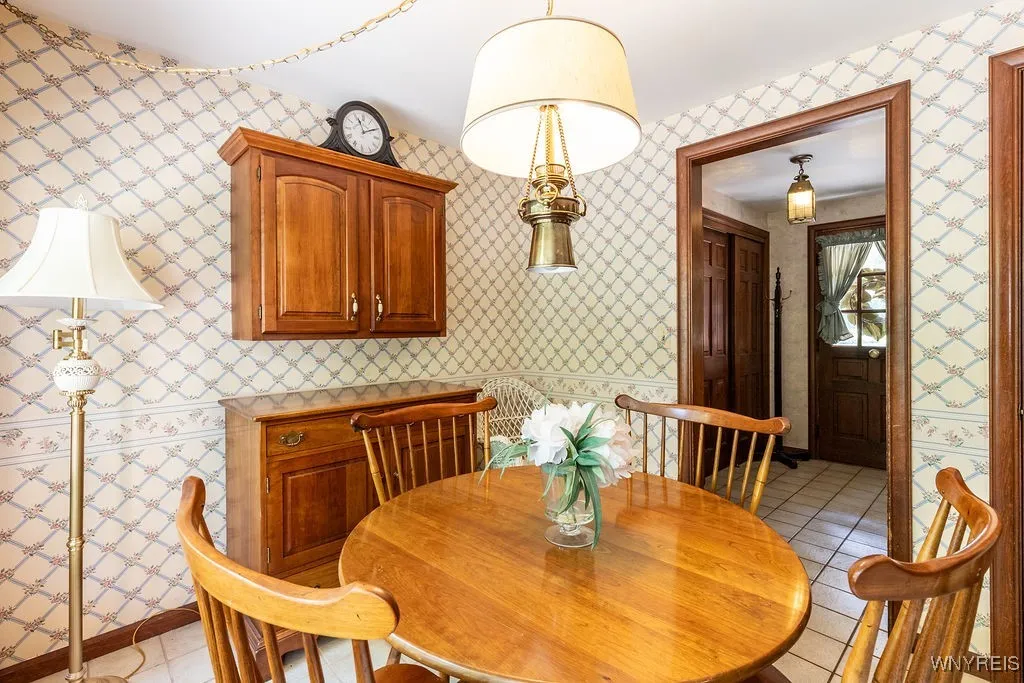 4 Tanglewood Drive East, Orchard Park, New York 14, Orchard Park, New York 14127, 4 Bedrooms Bedrooms, 8 Rooms Rooms,2 BathroomsBathrooms,Residential,For Sale,4 Tanglewood Drive East, Orchard Park, New York 14,B1621565