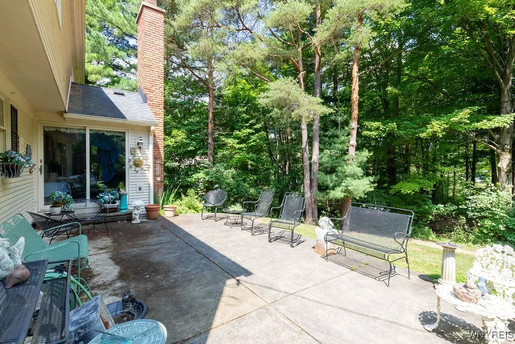 4 Tanglewood Drive East, Orchard Park, New York 14, Orchard Park, New York 14127, 4 Bedrooms Bedrooms, 8 Rooms Rooms,2 BathroomsBathrooms,Residential,For Sale,4 Tanglewood Drive East, Orchard Park, New York 14,B1621565