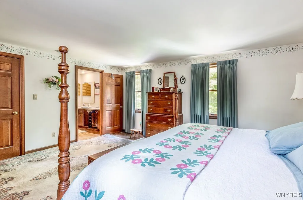 4 Tanglewood Drive East, Orchard Park, New York 14, Orchard Park, New York 14127, 4 Bedrooms Bedrooms, 8 Rooms Rooms,2 BathroomsBathrooms,Residential,For Sale,4 Tanglewood Drive East, Orchard Park, New York 14,B1621565