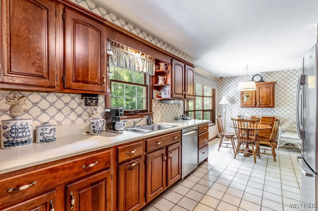 4 Tanglewood Drive East, Orchard Park, New York 14, Orchard Park, New York 14127, 4 Bedrooms Bedrooms, 8 Rooms Rooms,2 BathroomsBathrooms,Residential,For Sale,4 Tanglewood Drive East, Orchard Park, New York 14,B1621565