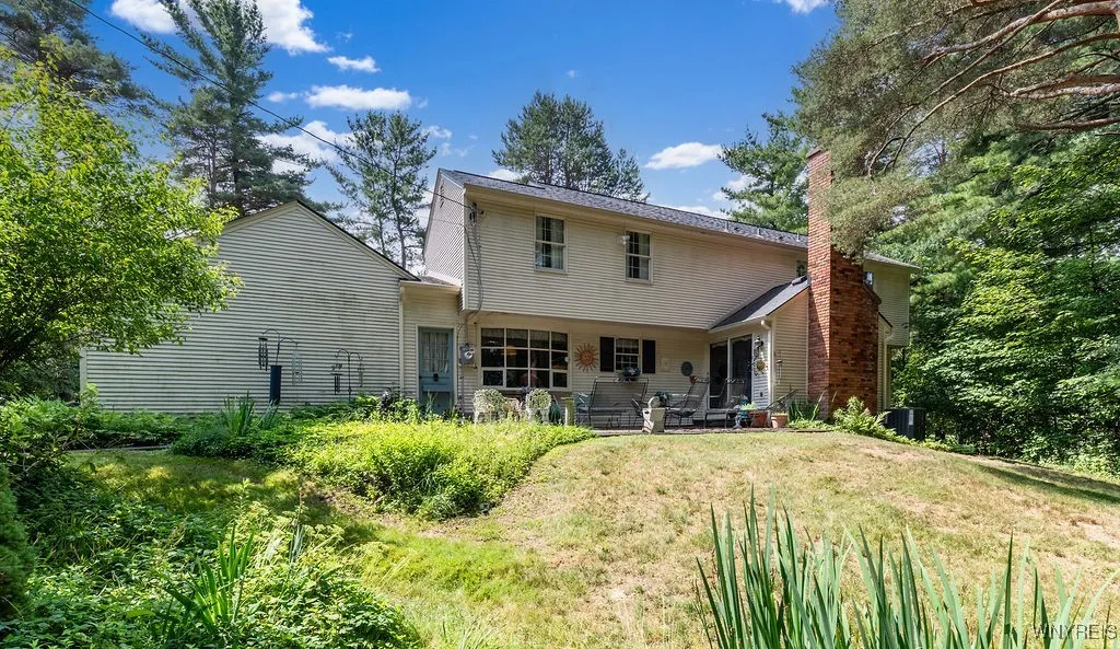 4 Tanglewood Drive East, Orchard Park, New York 14, Orchard Park, New York 14127, 4 Bedrooms Bedrooms, 8 Rooms Rooms,2 BathroomsBathrooms,Residential,For Sale,4 Tanglewood Drive East, Orchard Park, New York 14,B1621565