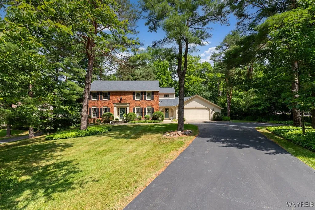 4 Tanglewood Drive East, Orchard Park, New York 14, Orchard Park, New York 14127, 4 Bedrooms Bedrooms, 8 Rooms Rooms,2 BathroomsBathrooms,Residential,For Sale,4 Tanglewood Drive East, Orchard Park, New York 14,B1621565