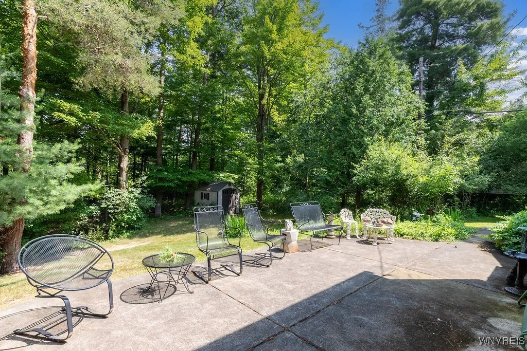 4 Tanglewood Drive East, Orchard Park, New York 14, Orchard Park, New York 14127, 4 Bedrooms Bedrooms, 8 Rooms Rooms,2 BathroomsBathrooms,Residential,For Sale,4 Tanglewood Drive East, Orchard Park, New York 14,B1621565