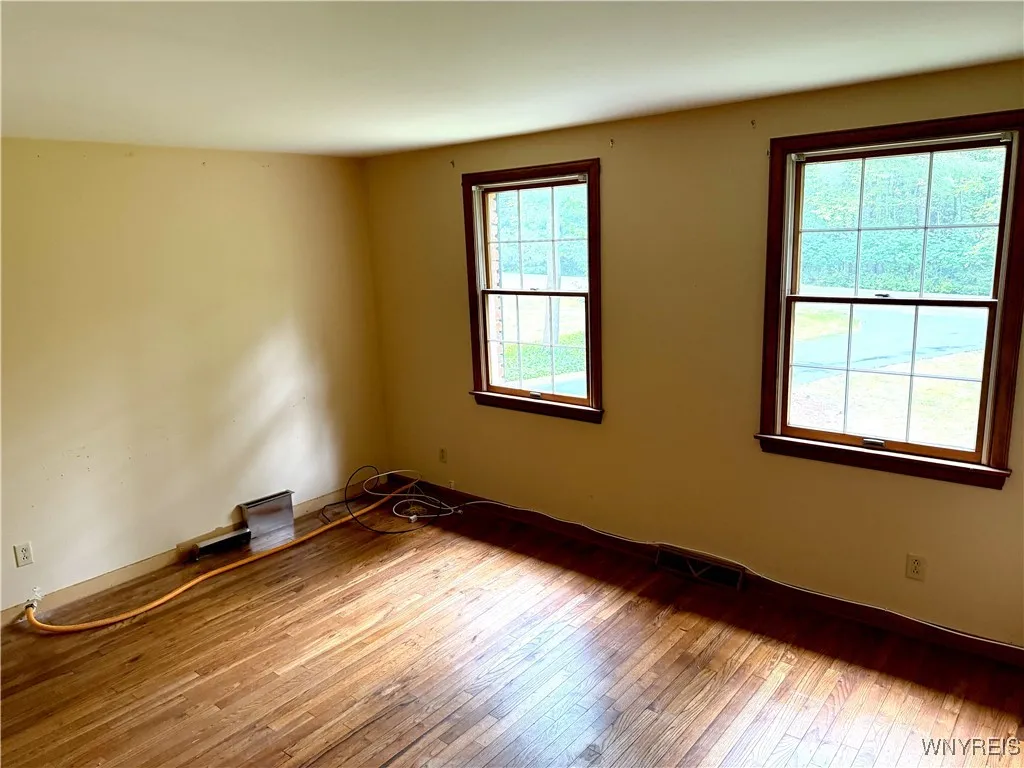 4 Tanglewood Drive East, Orchard Park, New York 14, Orchard Park, New York 14127, 4 Bedrooms Bedrooms, 8 Rooms Rooms,2 BathroomsBathrooms,Residential,For Sale,4 Tanglewood Drive East, Orchard Park, New York 14,B1621565