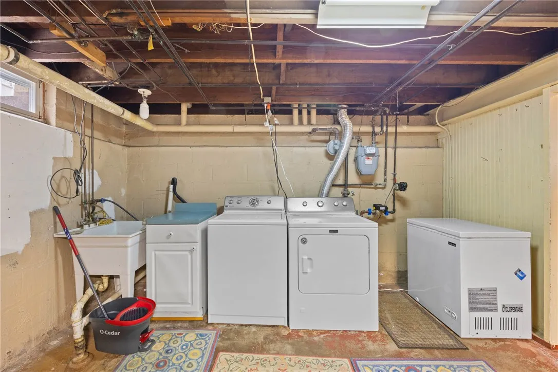 253 Cloverland Drive, Brighton, New York 14610, Brighton, New York 14610, 4 Bedrooms Bedrooms, 7 Rooms Rooms,2 BathroomsBathrooms,Residential,Closed,253 Cloverland Drive, Brighton, New York 14610,0,R1627816