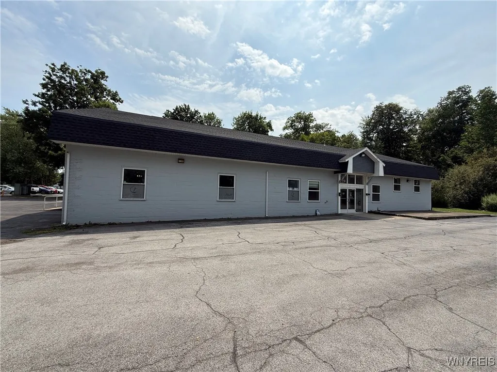 4390 Quinby Drive, Hamburg, New York 14075, Hamburg, New York 14075, ,Commercial Lease,For Rent,4390 Quinby Drive, Hamburg, New York 14075,B1626761