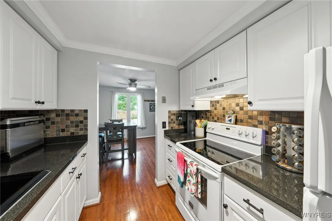 50 Charter Oaks Drive 1, Amherst, New York 14228, Amherst, New York 14228, 2 Bedrooms Bedrooms, 5 Rooms Rooms,1 BathroomBathrooms,Residential,For Sale,50 Charter Oaks Drive 1, Amherst, New York 14228,B1628769