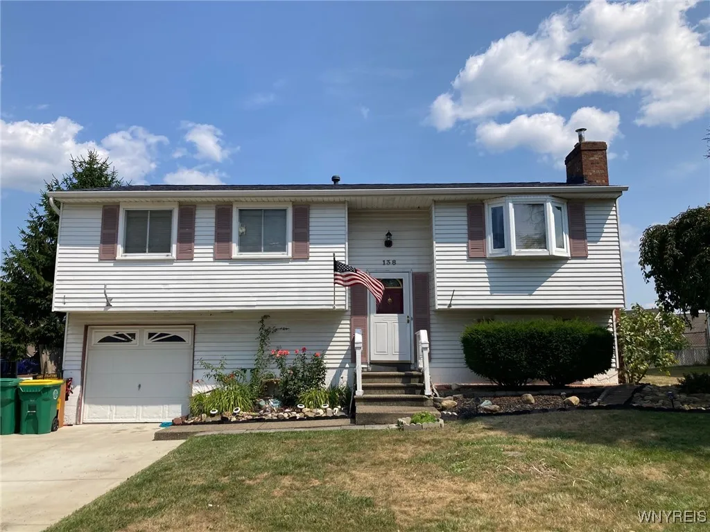 138 Crownview Terrace, Hamburg, New York 14075, Hamburg, New York 14075, 3 Bedrooms Bedrooms, 9 Rooms Rooms,1 BathroomBathrooms,Residential,For Sale,138 Crownview Terrace, Hamburg, New York 14075,B1628180