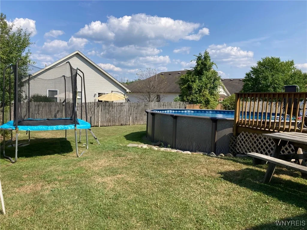 138 Crownview Terrace, Hamburg, New York 14075, Hamburg, New York 14075, 3 Bedrooms Bedrooms, 9 Rooms Rooms,1 BathroomBathrooms,Residential,For Sale,138 Crownview Terrace, Hamburg, New York 14075,B1628180