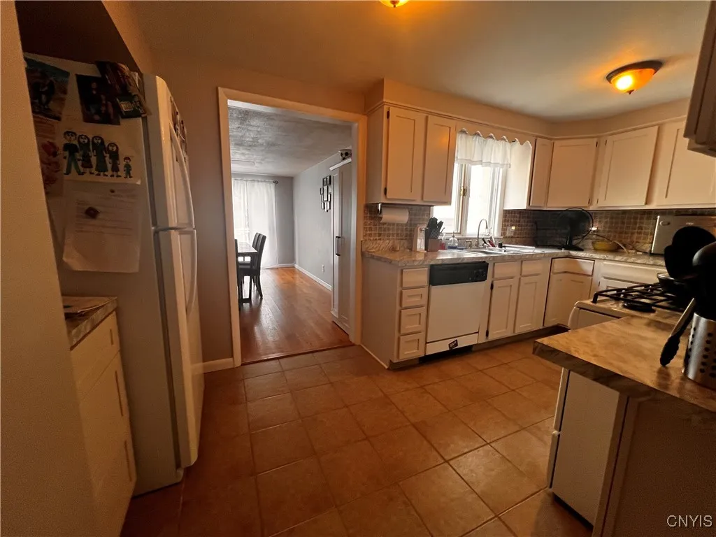 213 Ridgewood Drive, Cicero, New York 13212, Cicero, New York 13212, 3 Bedrooms Bedrooms, 6 Rooms Rooms,1 BathroomBathrooms,Residential,For Sale,213 Ridgewood Drive, Cicero, New York 13212,S1628543
