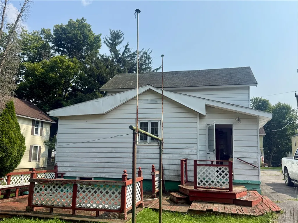 23 Erie Street, Mt Morris, New York 14510, Mt Morris, New York 14510, 4 Bedrooms Bedrooms, 7 Rooms Rooms,1 BathroomBathrooms,Residential,Closed,23 Erie Street, Mt Morris, New York 14510,0,R1628708