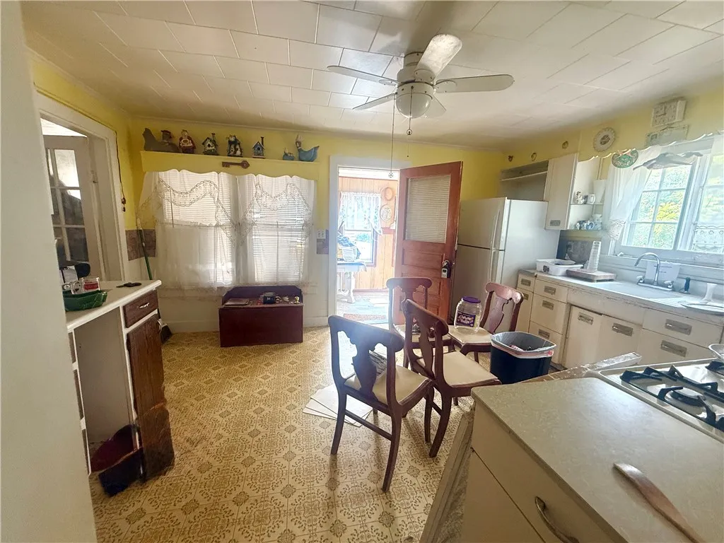 23 Erie Street, Mt Morris, New York 14510, Mt Morris, New York 14510, 4 Bedrooms Bedrooms, 7 Rooms Rooms,1 BathroomBathrooms,Residential,Closed,23 Erie Street, Mt Morris, New York 14510,0,R1628708