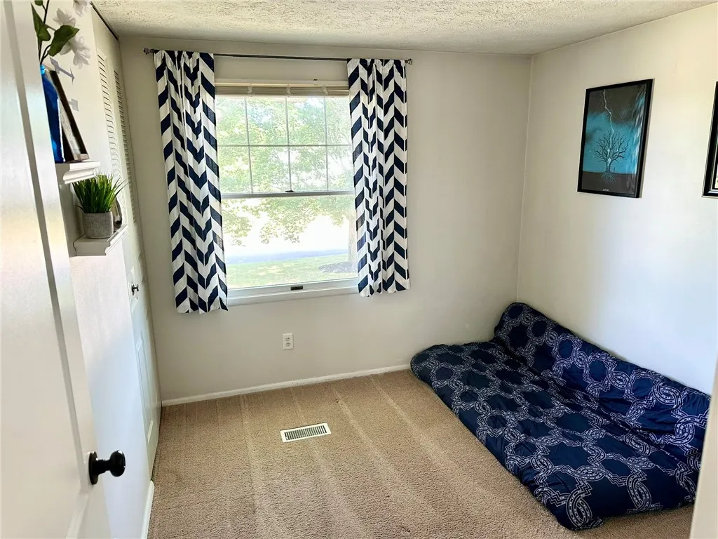 15 Paddock Drive, Henrietta, New York 14467, Henrietta, New York 14467, 3 Bedrooms Bedrooms, 8 Rooms Rooms,2 BathroomsBathrooms,Residential,Closed,15 Paddock Drive, Henrietta, New York 14467,0,R1628757