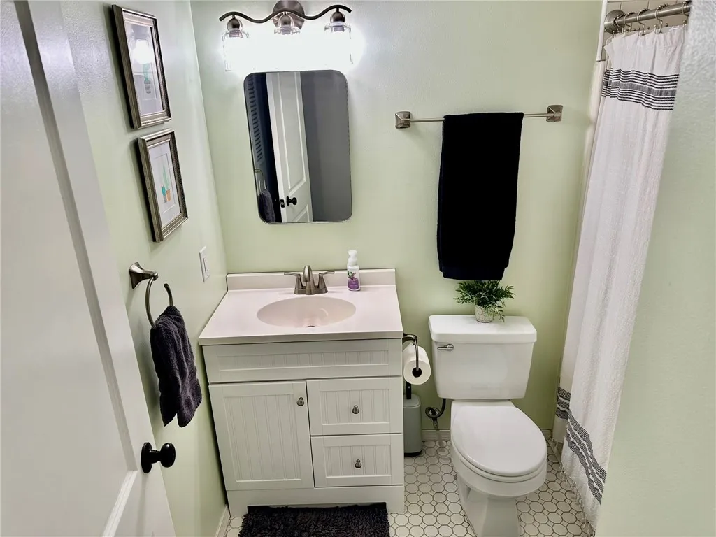 15 Paddock Drive, Henrietta, New York 14467, Henrietta, New York 14467, 3 Bedrooms Bedrooms, 8 Rooms Rooms,2 BathroomsBathrooms,Residential,Closed,15 Paddock Drive, Henrietta, New York 14467,0,R1628757