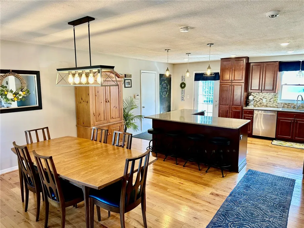 15 Paddock Drive, Henrietta, New York 14467, Henrietta, New York 14467, 3 Bedrooms Bedrooms, 8 Rooms Rooms,2 BathroomsBathrooms,Residential,Closed,15 Paddock Drive, Henrietta, New York 14467,0,R1628757