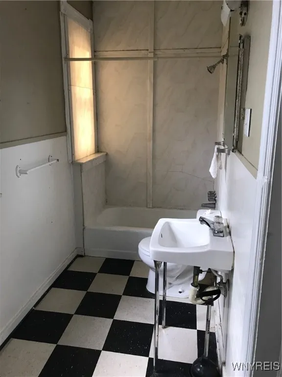 214 Highland Avenue, Buffalo, New York 14222, Buffalo, New York 14222, 4 Bedrooms Bedrooms, ,4 BathroomsBathrooms,Residential,For Sale,214 Highland Avenue, Buffalo, New York 14222,B1627297