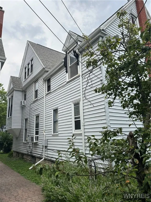 214 Highland Avenue, Buffalo, New York 14222, Buffalo, New York 14222, 4 Bedrooms Bedrooms, ,4 BathroomsBathrooms,Residential,For Sale,214 Highland Avenue, Buffalo, New York 14222,B1627297