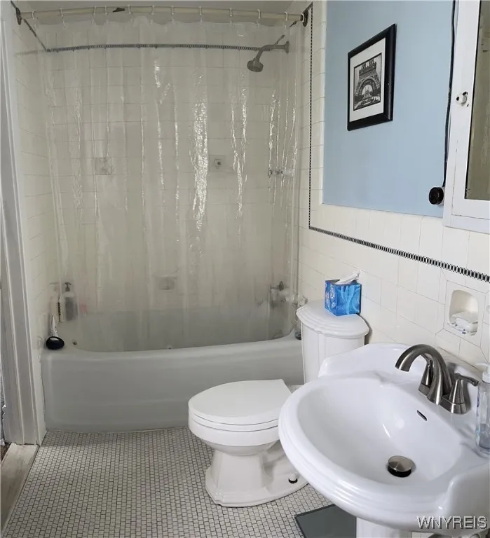 214 Highland Avenue, Buffalo, New York 14222, Buffalo, New York 14222, 4 Bedrooms Bedrooms, ,4 BathroomsBathrooms,Residential,For Sale,214 Highland Avenue, Buffalo, New York 14222,B1627297