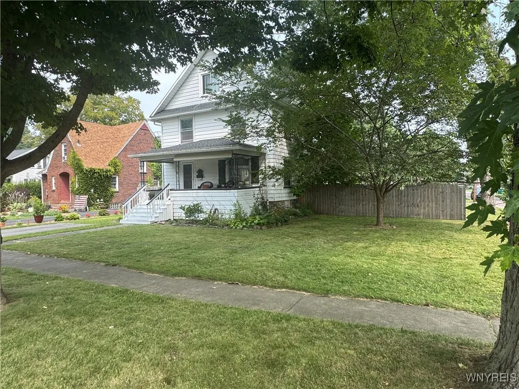 129 West Court Street, Warsaw, New York 14569, Warsaw, New York 14569, 4 Bedrooms Bedrooms, 8 Rooms Rooms,1 BathroomBathrooms,Residential,Closed,129 West Court Street, Warsaw, New York 14569,0,B1628767