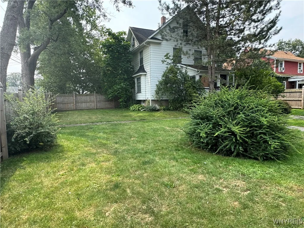 129 West Court Street, Warsaw, New York 14569, Warsaw, New York 14569, 4 Bedrooms Bedrooms, 8 Rooms Rooms,1 BathroomBathrooms,Residential,Closed,129 West Court Street, Warsaw, New York 14569,0,B1628767