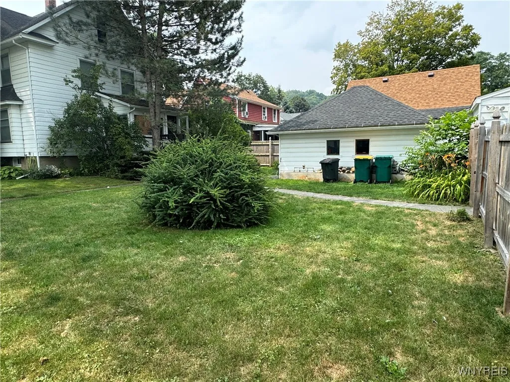 129 West Court Street, Warsaw, New York 14569, Warsaw, New York 14569, 4 Bedrooms Bedrooms, 8 Rooms Rooms,1 BathroomBathrooms,Residential,Closed,129 West Court Street, Warsaw, New York 14569,0,B1628767