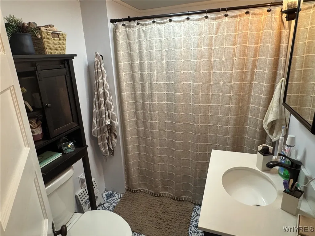 129 West Court Street, Warsaw, New York 14569, Warsaw, New York 14569, 4 Bedrooms Bedrooms, 8 Rooms Rooms,1 BathroomBathrooms,Residential,Closed,129 West Court Street, Warsaw, New York 14569,0,B1628767