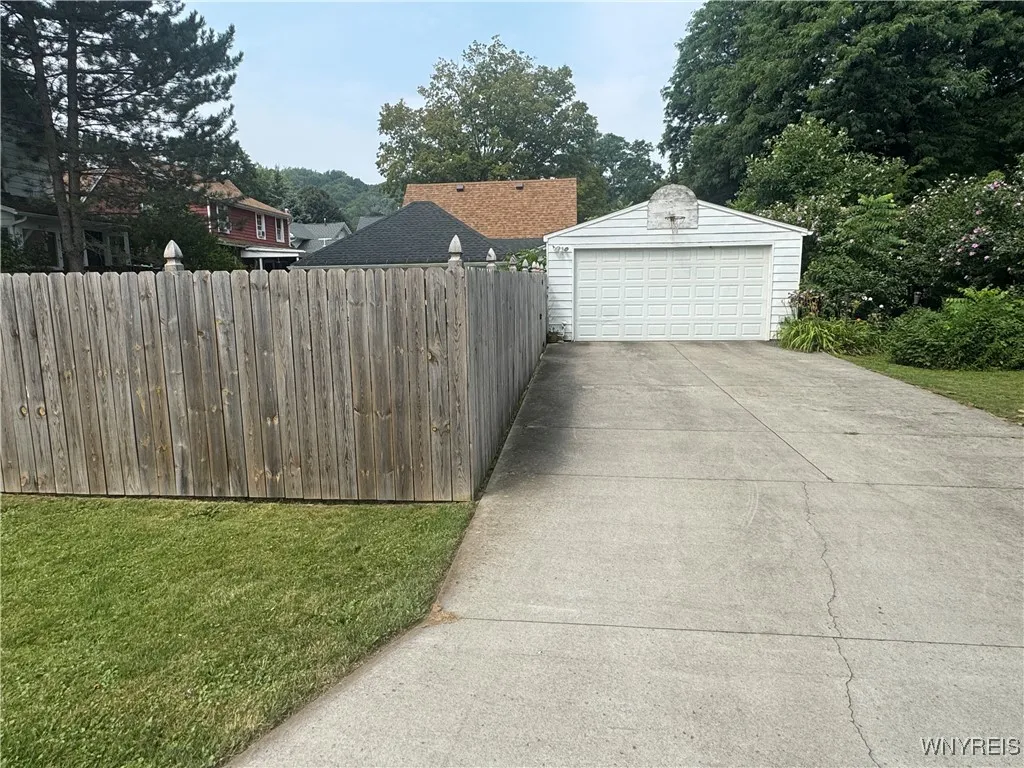 129 West Court Street, Warsaw, New York 14569, Warsaw, New York 14569, 4 Bedrooms Bedrooms, 8 Rooms Rooms,1 BathroomBathrooms,Residential,Closed,129 West Court Street, Warsaw, New York 14569,0,B1628767