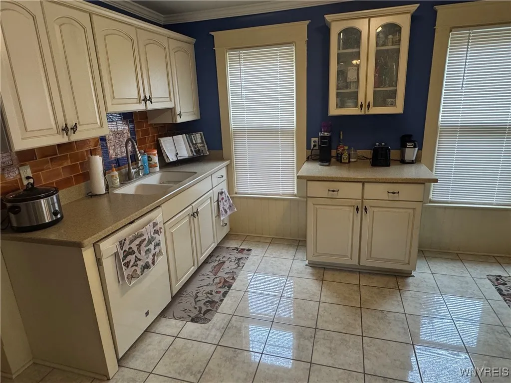 129 West Court Street, Warsaw, New York 14569, Warsaw, New York 14569, 4 Bedrooms Bedrooms, 8 Rooms Rooms,1 BathroomBathrooms,Residential,Closed,129 West Court Street, Warsaw, New York 14569,0,B1628767