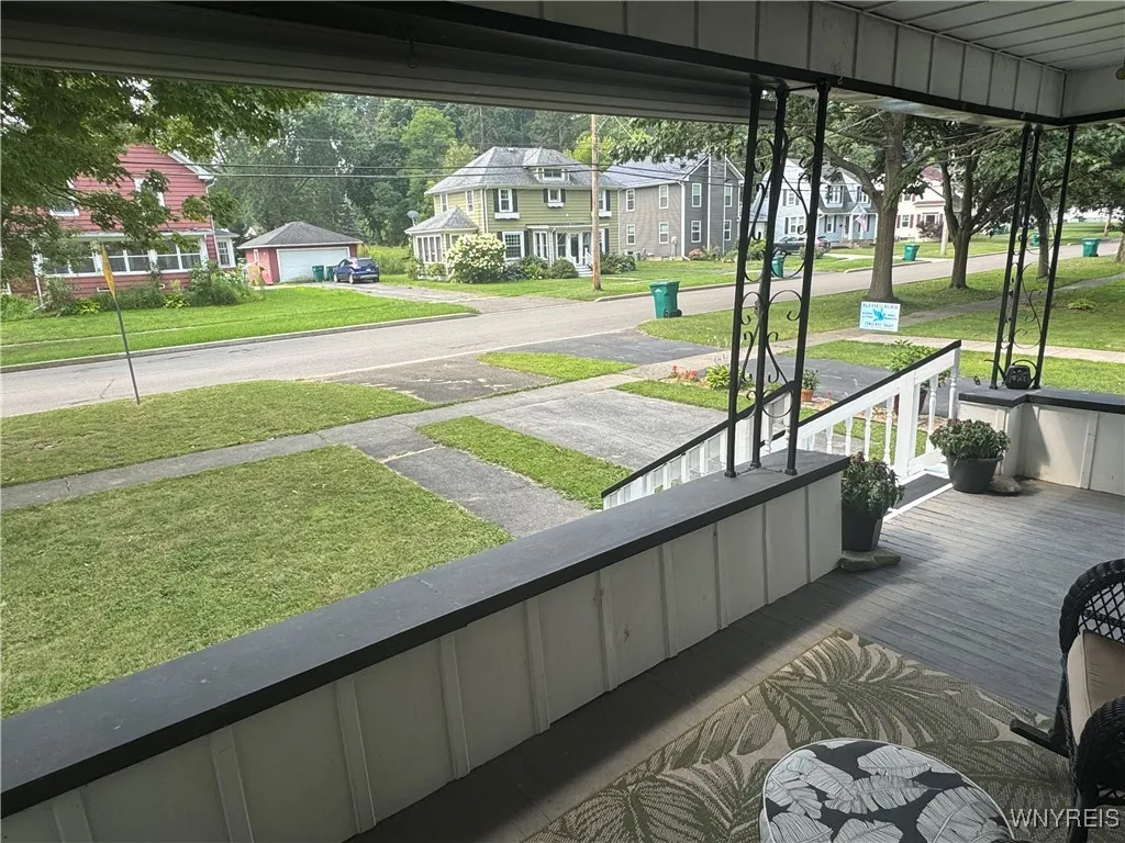 129 West Court Street, Warsaw, New York 14569, Warsaw, New York 14569, 4 Bedrooms Bedrooms, 8 Rooms Rooms,1 BathroomBathrooms,Residential,Closed,129 West Court Street, Warsaw, New York 14569,0,B1628767