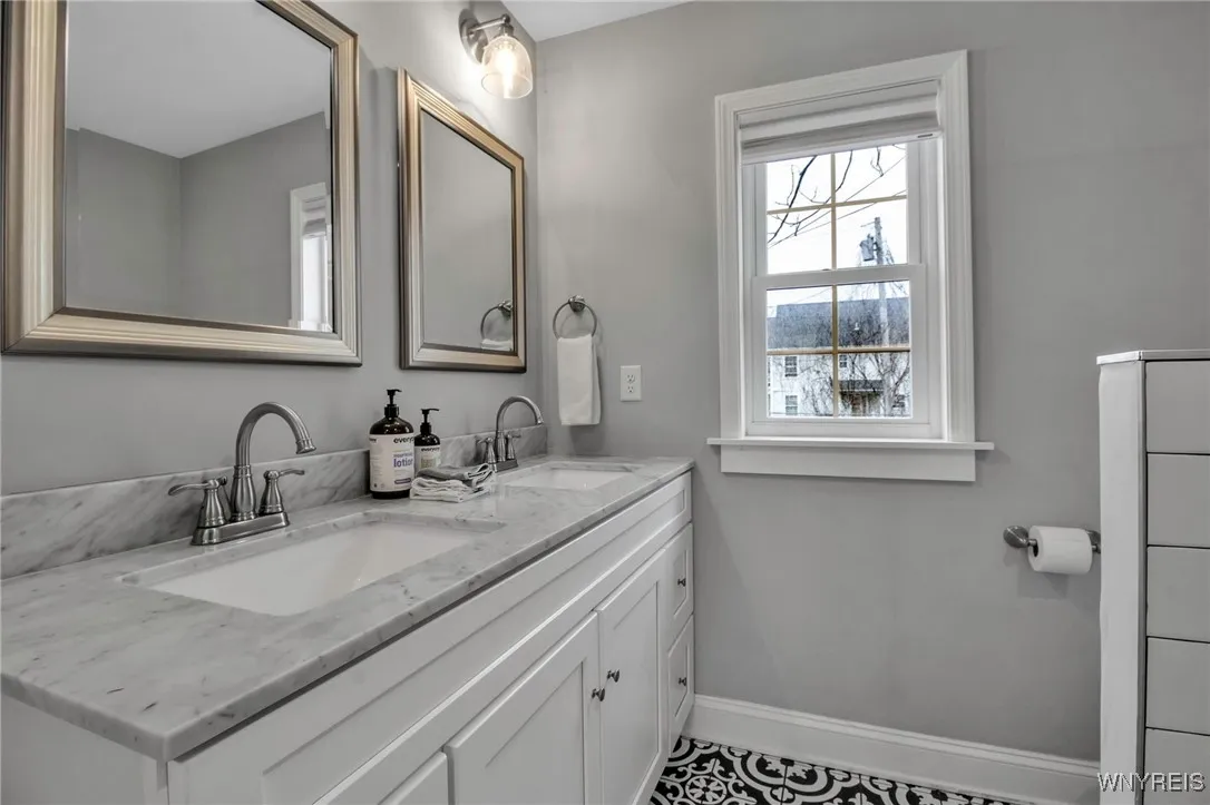 235 Whitney Place, Buffalo, New York 14201, Buffalo, New York 14201, 2 Bedrooms Bedrooms, 5 Rooms Rooms,2 BathroomsBathrooms,Residential,For Sale,235 Whitney Place, Buffalo, New York 14201,0,B1627814