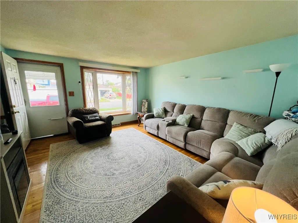 155 Highview Circle, Lackawanna, New York 14219, Lackawanna, New York 14219, 3 Bedrooms Bedrooms, 5 Rooms Rooms,1 BathroomBathrooms,Residential,Closed,155 Highview Circle, Lackawanna, New York 14219,0,B1628670