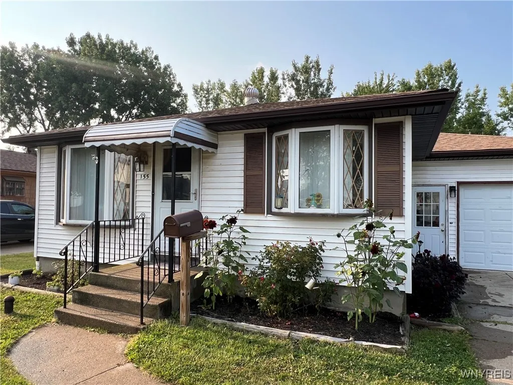 155 Highview Circle, Lackawanna, New York 14219, Lackawanna, New York 14219, 3 Bedrooms Bedrooms, 5 Rooms Rooms,1 BathroomBathrooms,Residential,Closed,155 Highview Circle, Lackawanna, New York 14219,0,B1628670