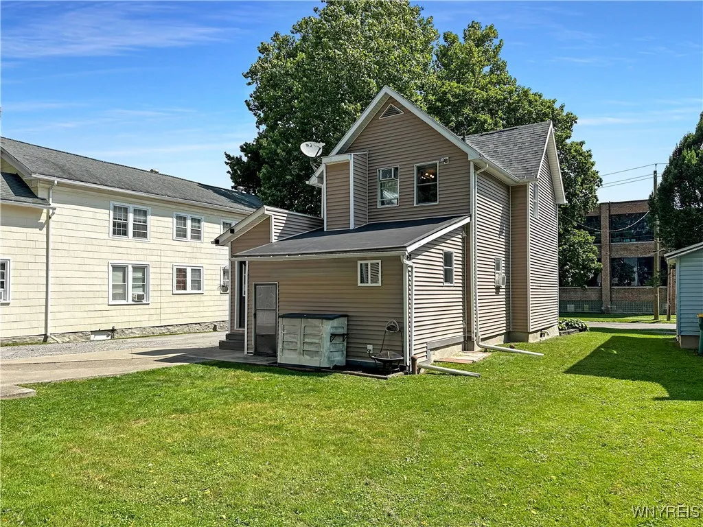 29 Center Street, Warsaw, New York 14569, Warsaw, New York 14569, 3 Bedrooms Bedrooms, 5 Rooms Rooms,2 BathroomsBathrooms,Residential,Closed,29 Center Street, Warsaw, New York 14569,0,B1628697