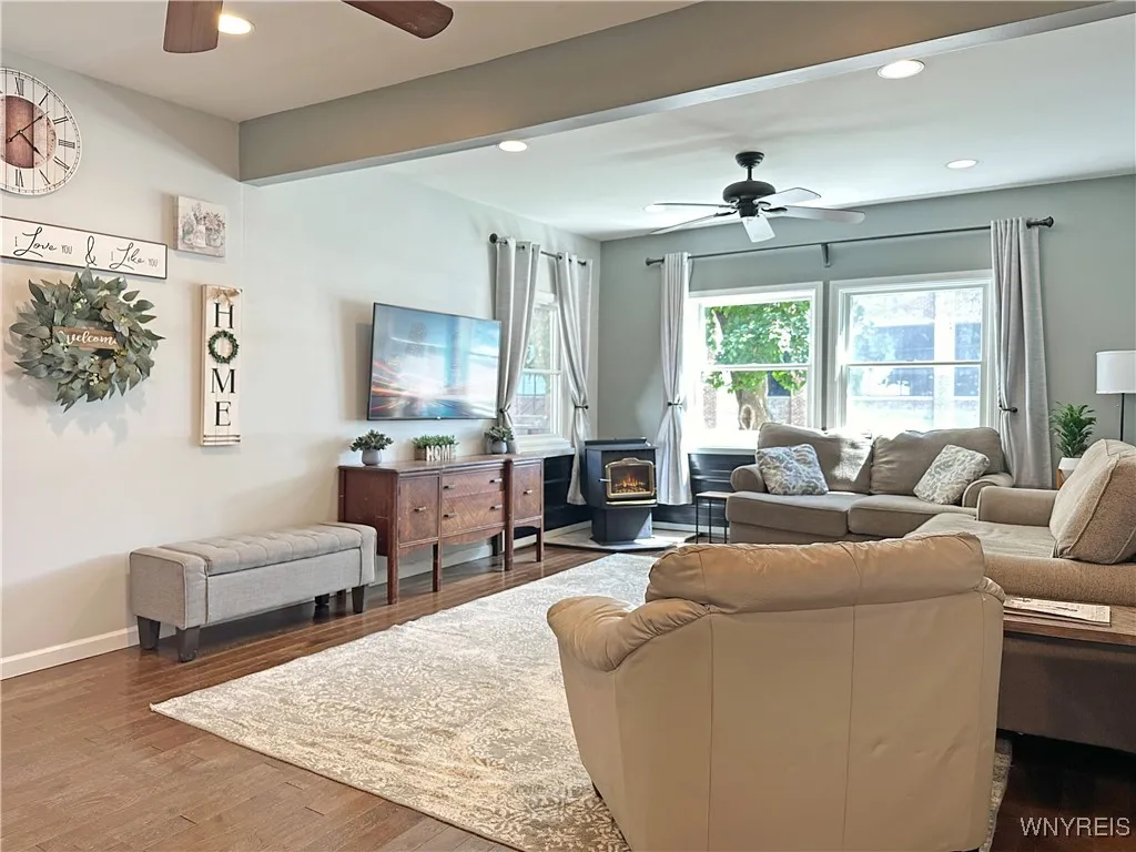 29 Center Street, Warsaw, New York 14569, Warsaw, New York 14569, 3 Bedrooms Bedrooms, 5 Rooms Rooms,2 BathroomsBathrooms,Residential,Closed,29 Center Street, Warsaw, New York 14569,0,B1628697