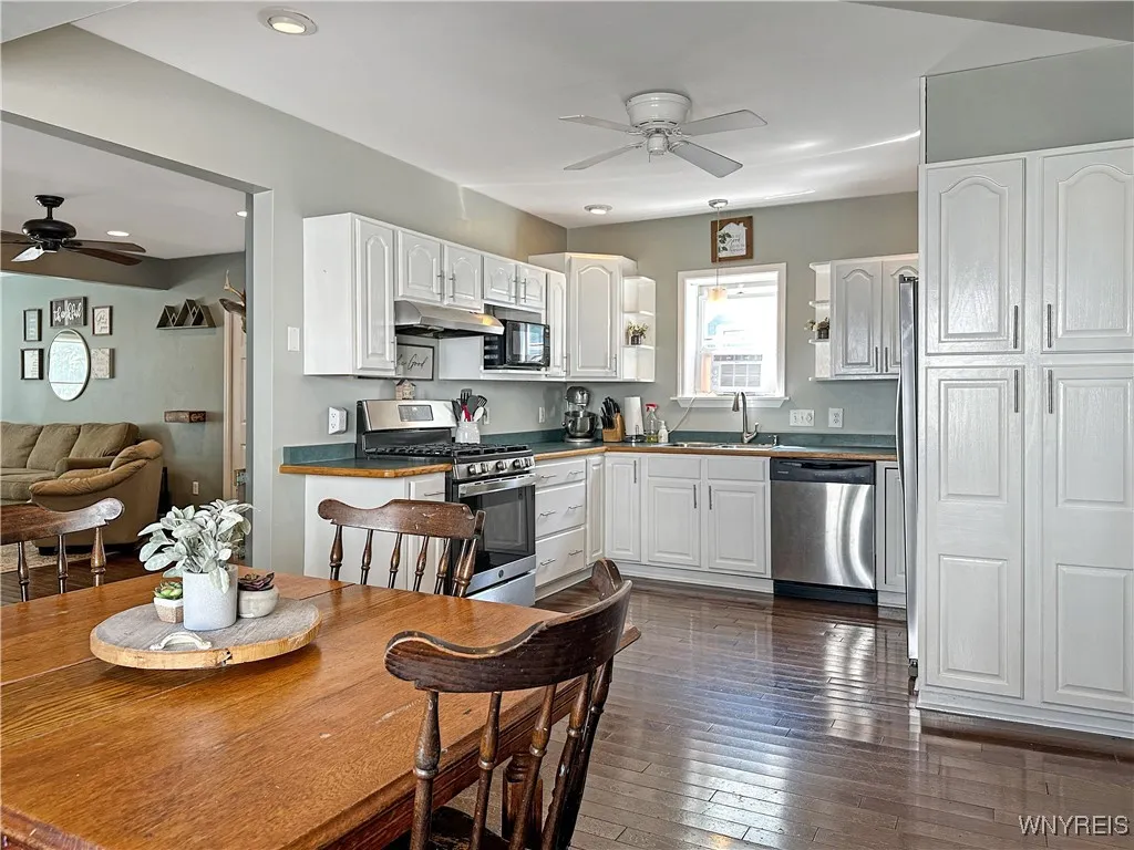 29 Center Street, Warsaw, New York 14569, Warsaw, New York 14569, 3 Bedrooms Bedrooms, 5 Rooms Rooms,2 BathroomsBathrooms,Residential,Closed,29 Center Street, Warsaw, New York 14569,0,B1628697