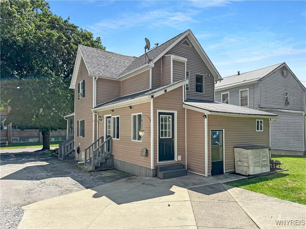 29 Center Street, Warsaw, New York 14569, Warsaw, New York 14569, 3 Bedrooms Bedrooms, 5 Rooms Rooms,2 BathroomsBathrooms,Residential,Closed,29 Center Street, Warsaw, New York 14569,0,B1628697