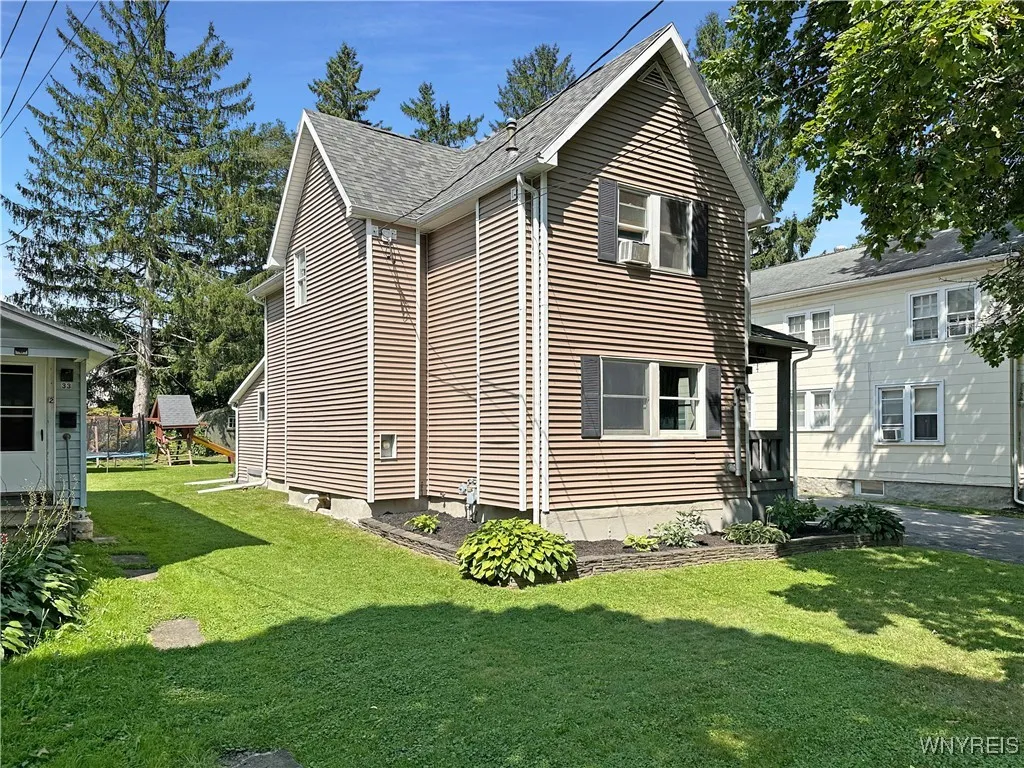 29 Center Street, Warsaw, New York 14569, Warsaw, New York 14569, 3 Bedrooms Bedrooms, 5 Rooms Rooms,2 BathroomsBathrooms,Residential,Closed,29 Center Street, Warsaw, New York 14569,0,B1628697