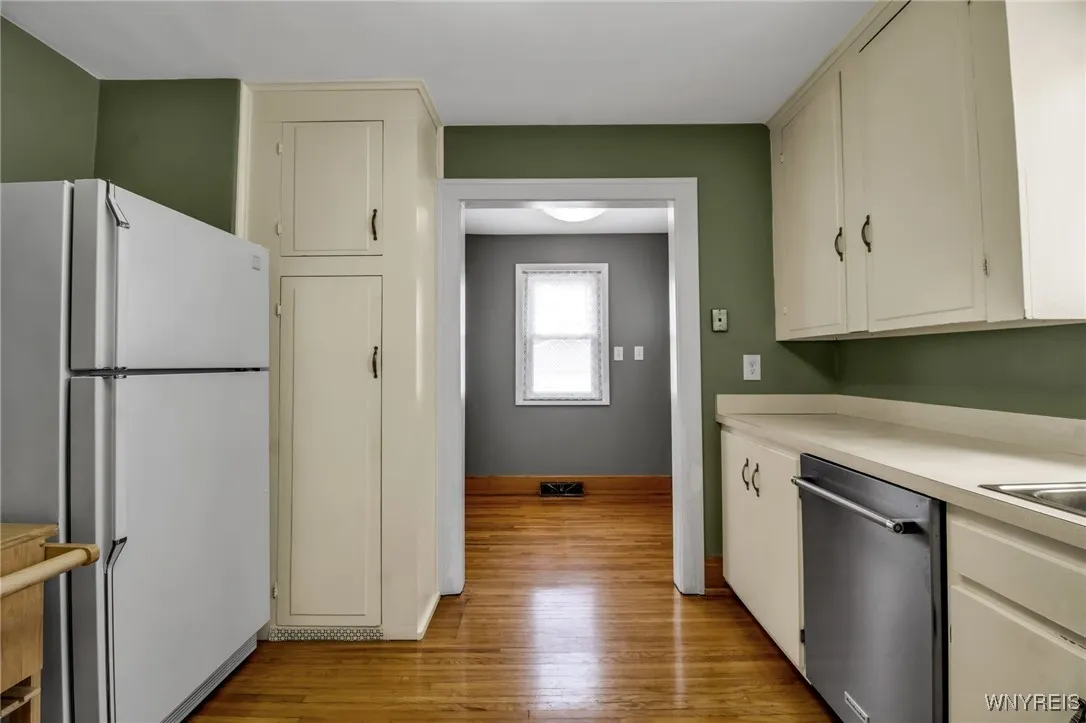 172 Stillwell Avenue, Tonawanda, New York 14217, Tonawanda, New York 14217, 3 Bedrooms Bedrooms, 8 Rooms Rooms,1 BathroomBathrooms,Residential,Closed,172 Stillwell Avenue, Tonawanda, New York 14217,0,B1628789