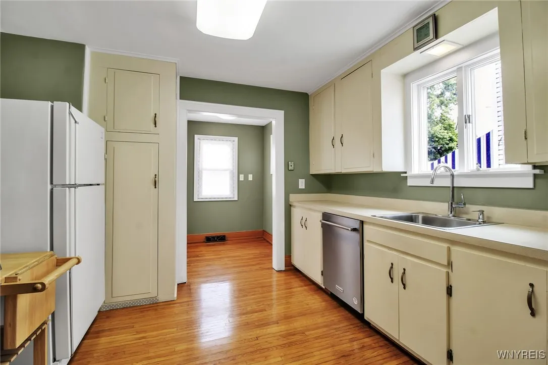 172 Stillwell Avenue, Tonawanda, New York 14217, Tonawanda, New York 14217, 3 Bedrooms Bedrooms, 8 Rooms Rooms,1 BathroomBathrooms,Residential,Closed,172 Stillwell Avenue, Tonawanda, New York 14217,0,B1628789