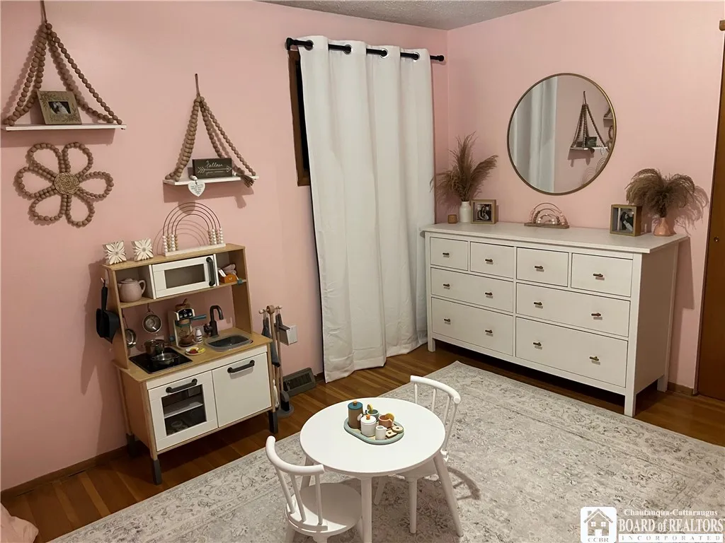 4269 Clinton Street, West Seneca, New York 14224, West Seneca, New York 14224, 3 Bedrooms Bedrooms, 7 Rooms Rooms,1 BathroomBathrooms,Residential Lease,For Rent,4269 Clinton Street, West Seneca, New York 14224,R1628831