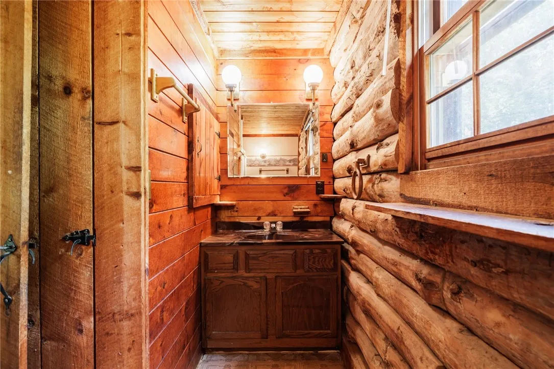 3037 West Walworth Road, Macedon, New York 14502, Macedon, New York 14502, 4 Bedrooms Bedrooms, 8 Rooms Rooms,2 BathroomsBathrooms,Residential,Closed,3037 West Walworth Road, Macedon, New York 14502,0,R1627976