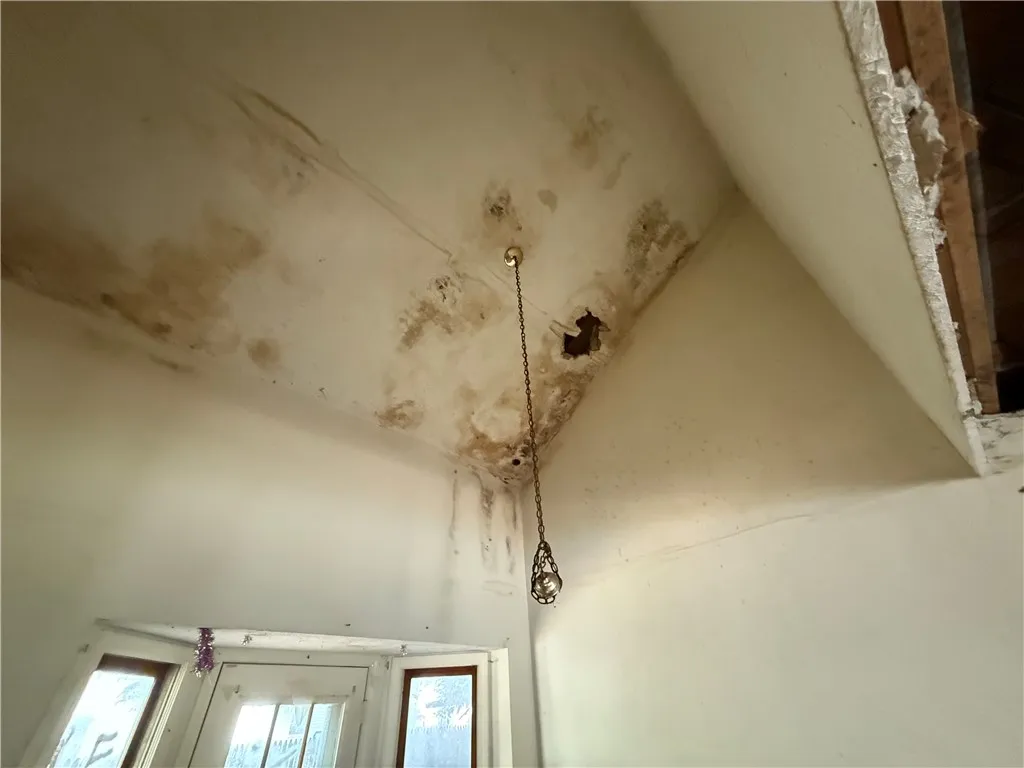 5 Vetter Street, Rochester, New York 14605, Rochester, New York 14605, 3 Bedrooms Bedrooms, 5 Rooms Rooms,1 BathroomBathrooms,Residential,Closed,5 Vetter Street, Rochester, New York 14605,0,R1628608