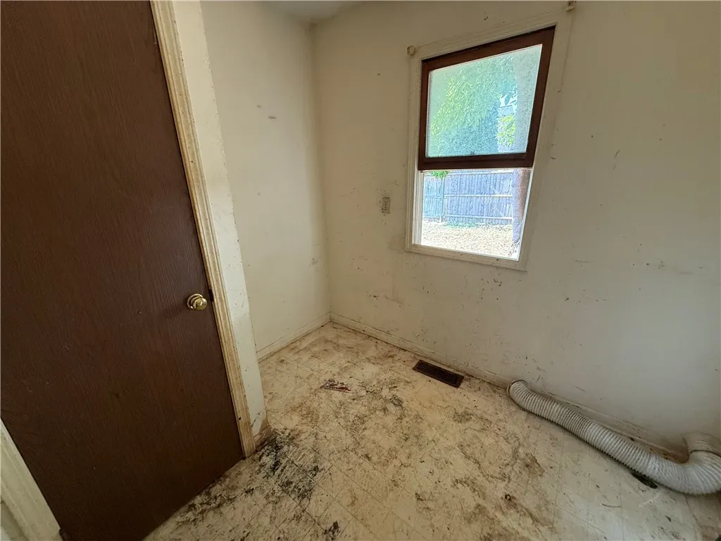5 Vetter Street, Rochester, New York 14605, Rochester, New York 14605, 3 Bedrooms Bedrooms, 5 Rooms Rooms,1 BathroomBathrooms,Residential,Closed,5 Vetter Street, Rochester, New York 14605,0,R1628608